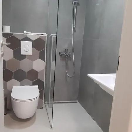 Modern * Σκόπια